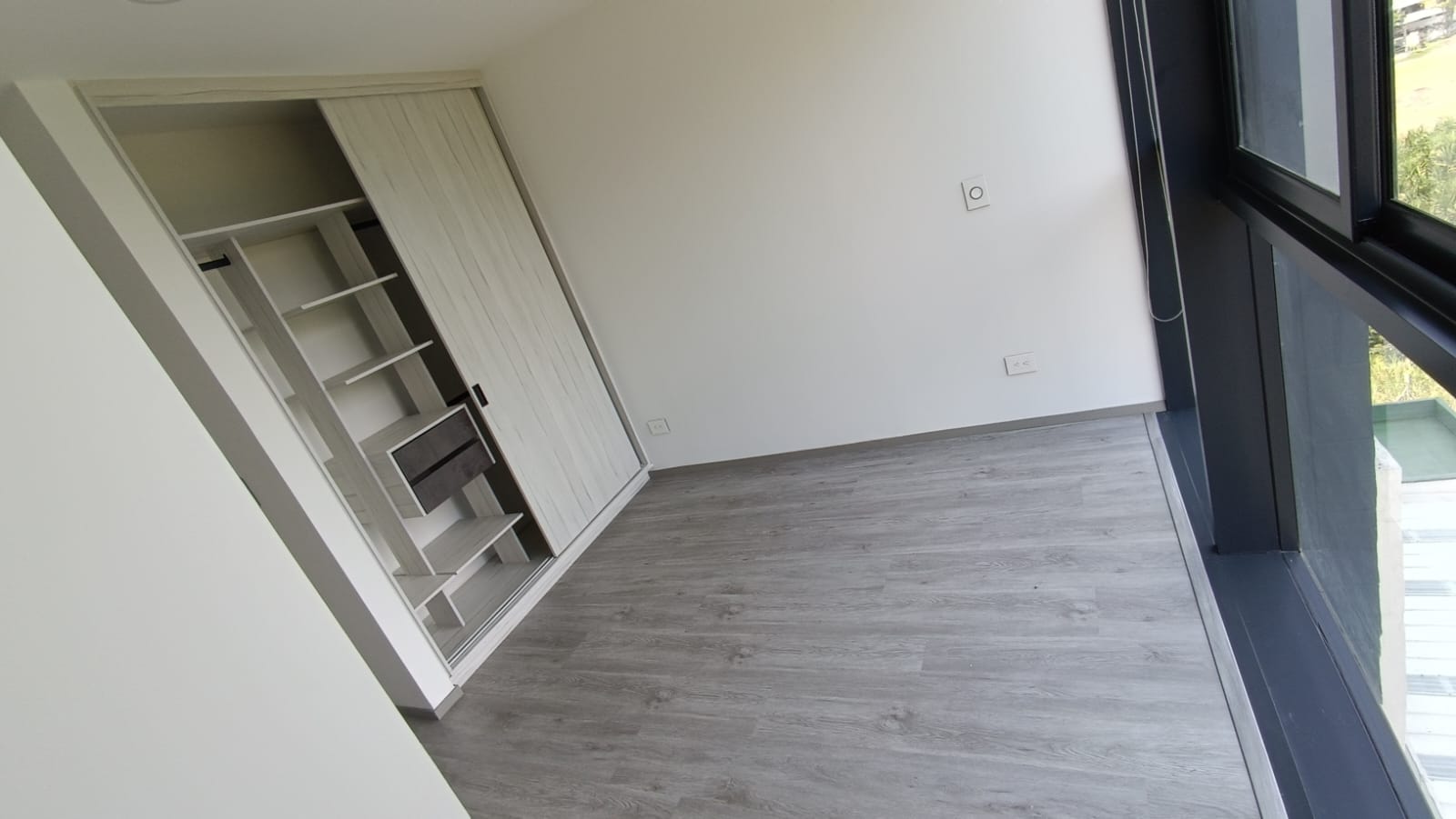 Apartamento en venta en Pinares, Pereira · foto 5 de 8