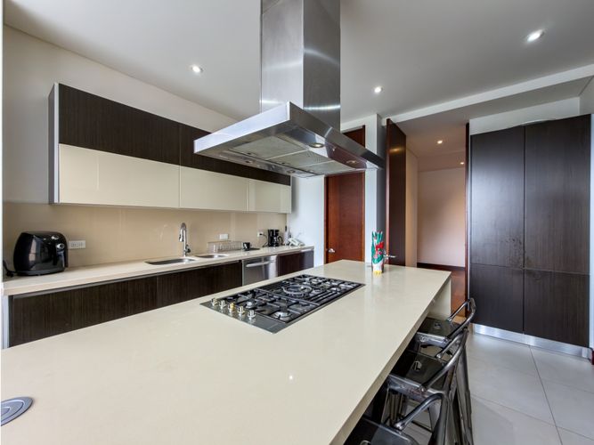 Apartamento de 4 alcobas en venta en Cerros De Niza, Bogotá, 355 m² · foto 18 de 24