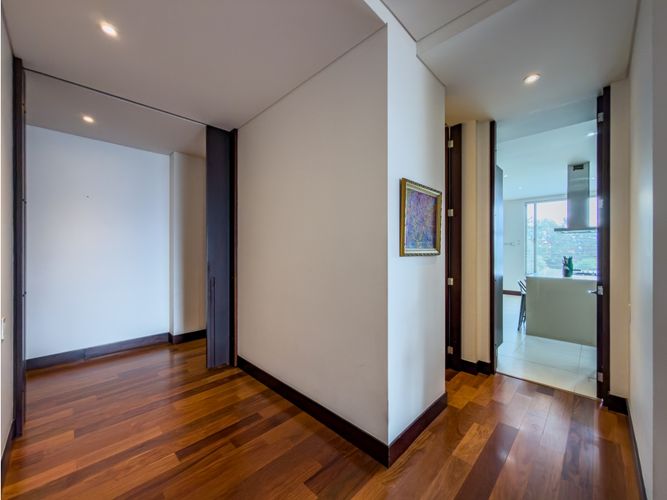 Apartamento de 4 alcobas en venta en Cerros De Niza, Bogotá, 355 m² · foto 19 de 24