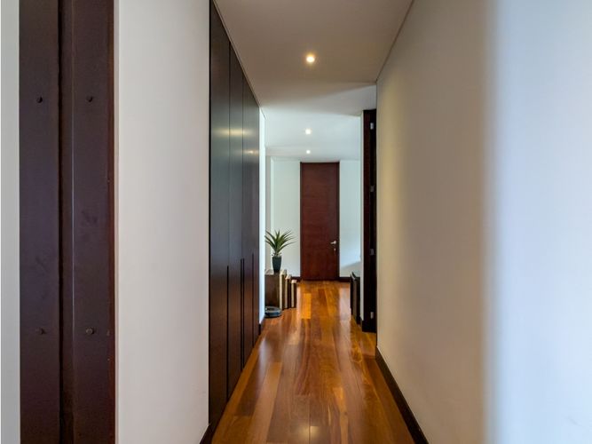 Apartamento de 4 alcobas en venta en Cerros De Niza, Bogotá, 355 m² · foto 20 de 24