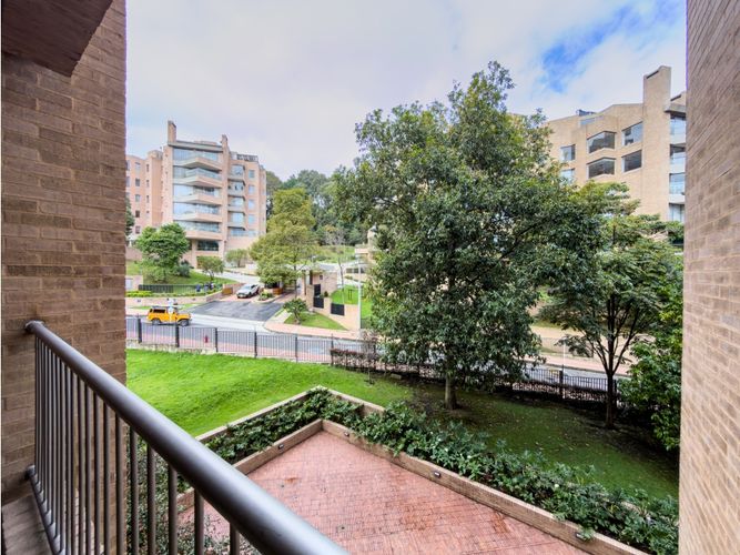 Apartamento de 4 alcobas en venta en Cerros De Niza, Bogotá, 355 m² · foto 23 de 24
