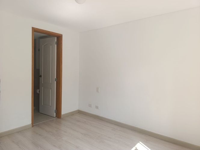 Apartamento de 3 alcobas en arriendo en El Poblado, Medellín, 110 m² · foto 8 de 19