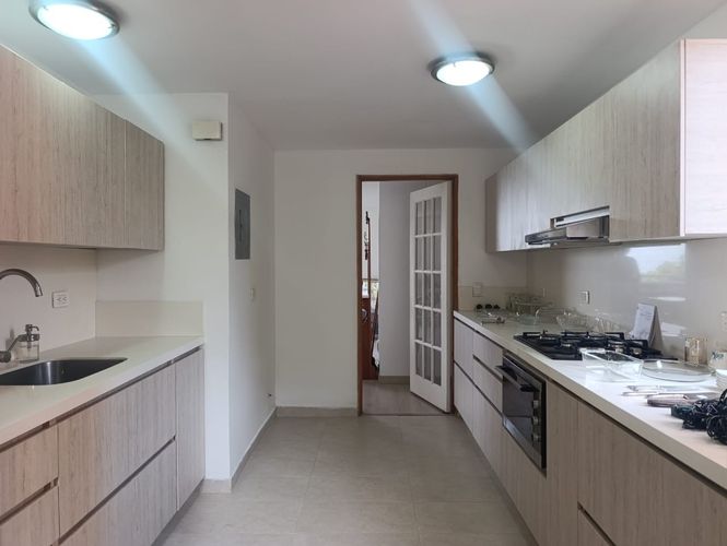 Apartamento de 3 alcobas en arriendo en El Poblado, Medellín, 110 m² · foto 5 de 19