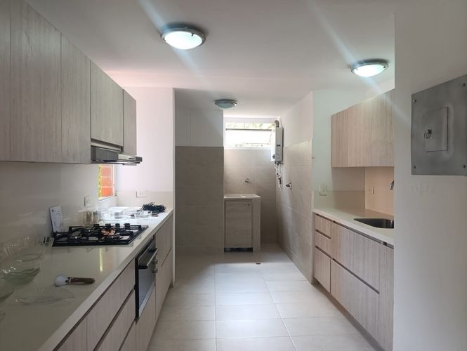 Apartamento de 3 alcobas en arriendo en El Poblado, Medellín, 110 m² · foto 6 de 19
