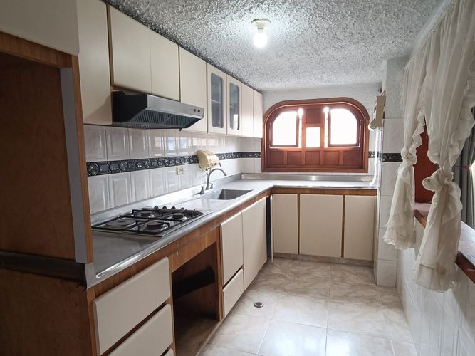 Casa de 3 alcobas en venta en Francisco Martinez Rico, Funza, 379 m² · foto 5 de 18