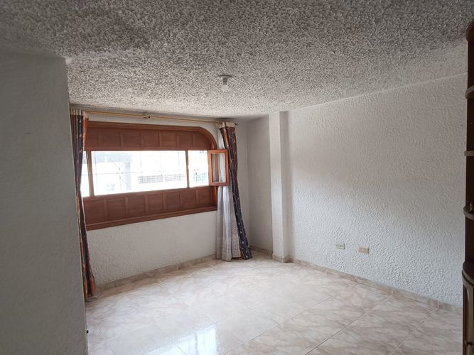 Casa de 3 alcobas en venta en Francisco Martinez Rico, Funza, 379 m² · foto 13 de 18