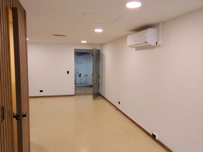 Oficina en arriendo en Las Acacias, Medellín, 33 m² · foto 6 de 12