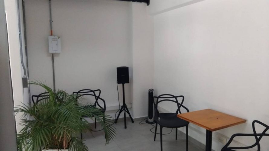 Local en arriendo en Ciudad Del Río, Medellín, 35 m² · foto 2 de 7