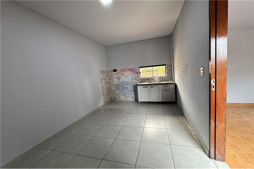 CASA EN ESQUINA BARRIO PALOMAR LAMBARE — foto 2