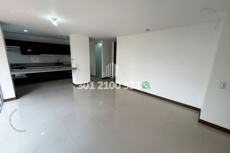 Apartamento de 3 alcobas en arriendo en Cumbres, Envigado, 89 m² · foto 2 de 24