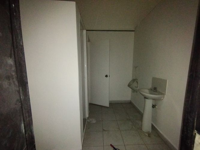 Local en arriendo en Suramérica, La Estrella, 175 m² · foto 3 de 6