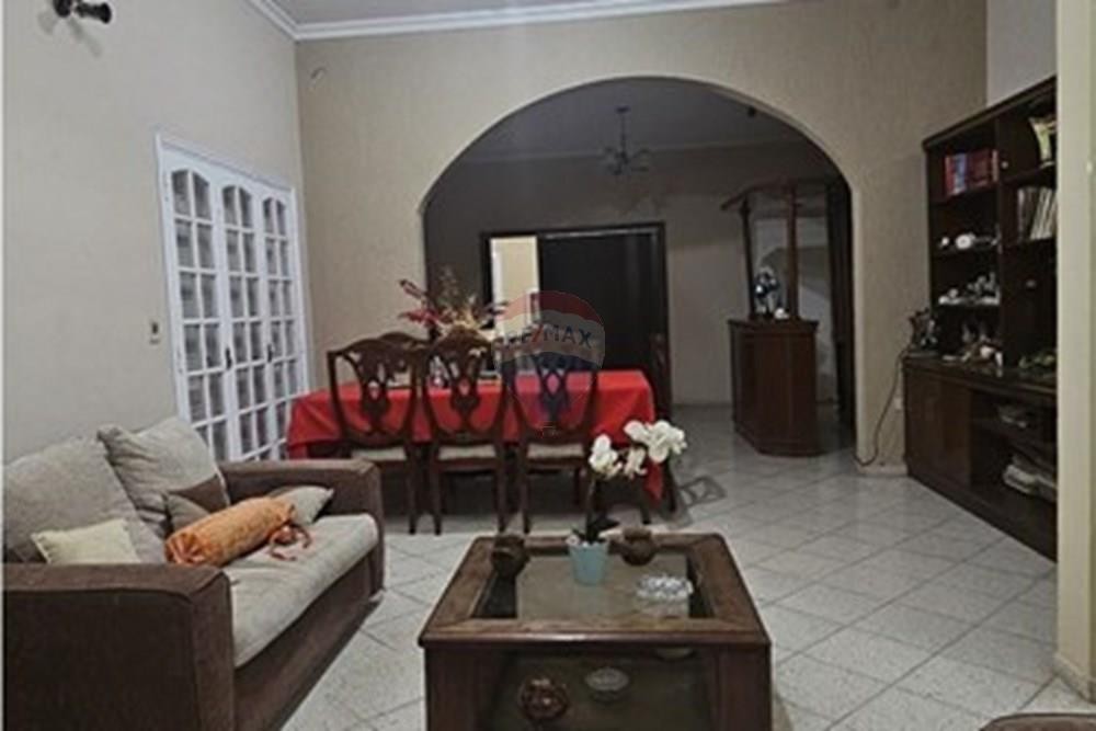 Amplia Residencia en esquina - Sajonia. 1,500,000,000 ₲ — foto 3