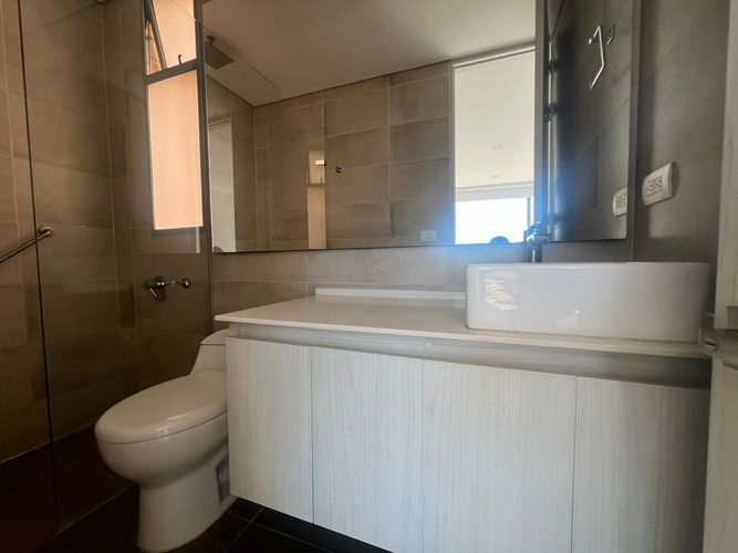 Apartamento de 3 alcobas en arriendo en Loma Del Esmeraldal, Envigado, 115 m² · foto 11 de 13