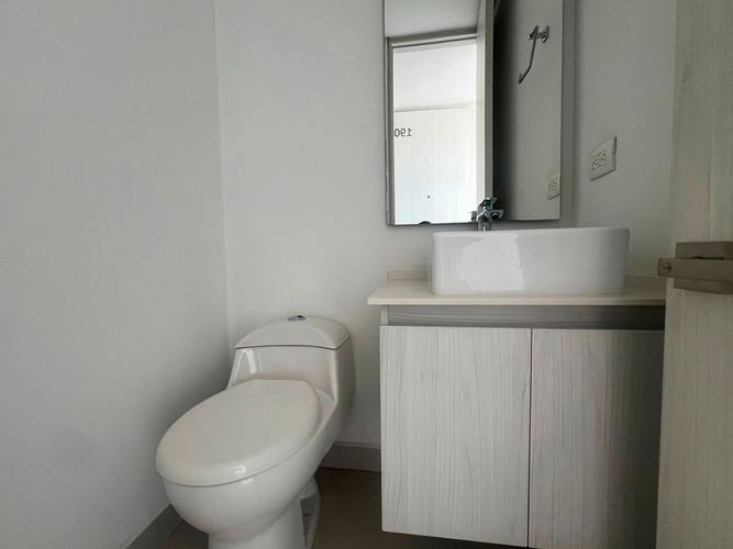 Apartamento de 3 alcobas en arriendo en Loma Del Esmeraldal, Envigado, 115 m² · foto 10 de 13