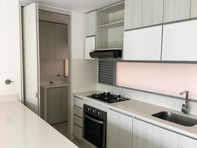 Apartamento de 3 alcobas en arriendo en Loma Del Esmeraldal, Envigado, 115 m² · foto 2 de 13