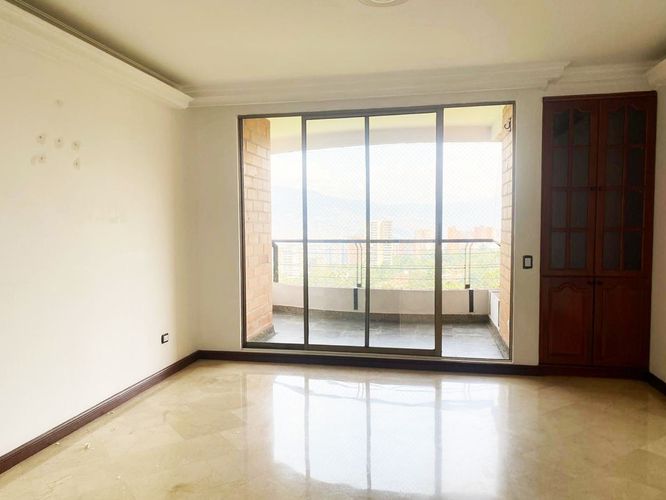 Apartamento de 3 alcobas en arriendo en El Poblado, Medellín, 130 m² · foto 7 de 20