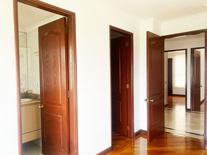 Apartamento de 3 alcobas en arriendo en El Poblado, Medellín, 130 m² · foto 10 de 20