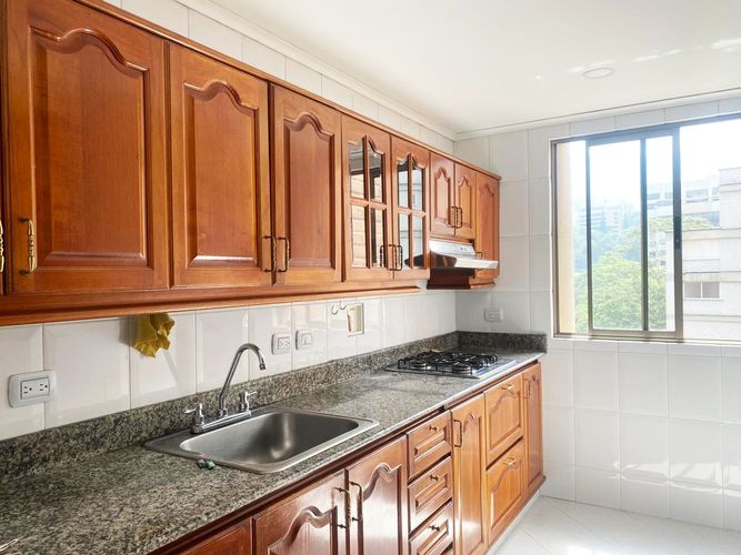 Apartamento de 3 alcobas en arriendo en El Poblado, Medellín, 130 m² · foto 18 de 20