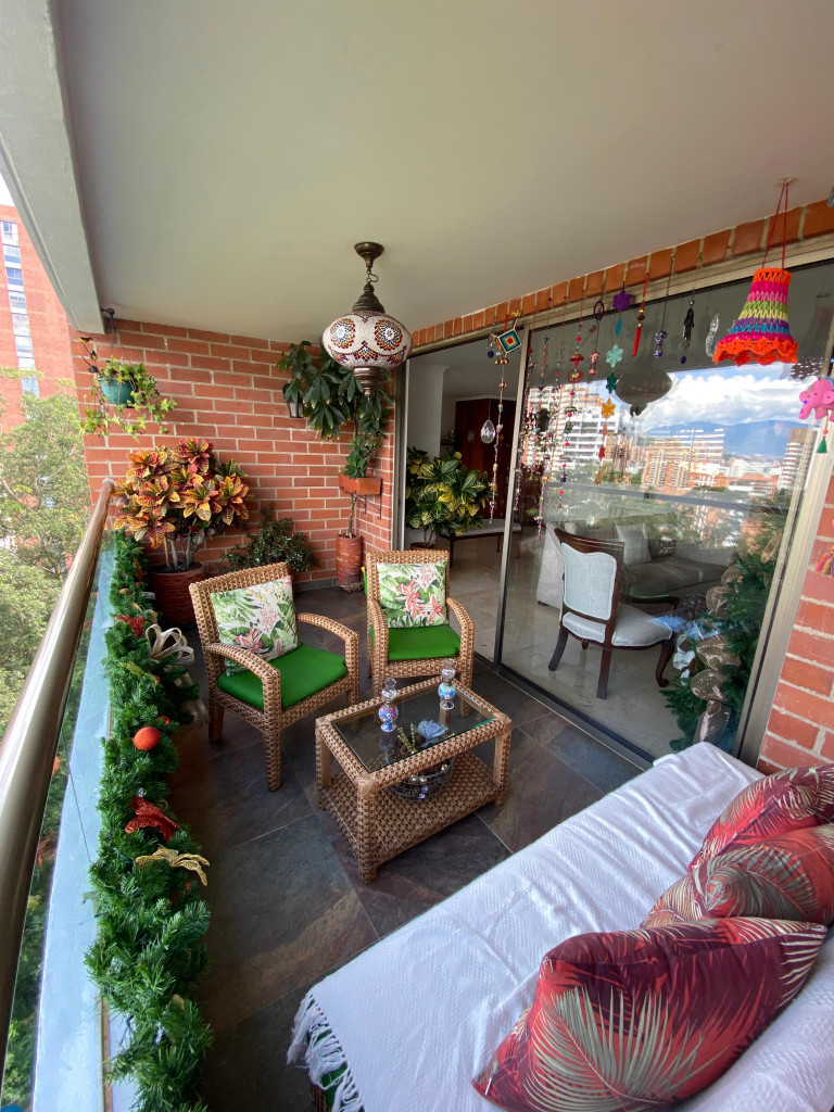 Apartamento en venta en El Poblado, Medellín [No disponible] 2