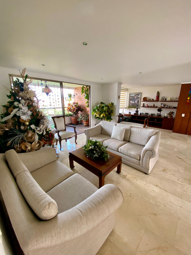 Apartamento en venta en El Poblado, Medellín [No disponible] 3