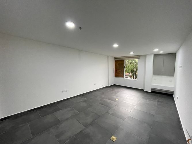 Oficina en arriendo en Villagrande, Envigado, 37 m² · foto 2 de 8