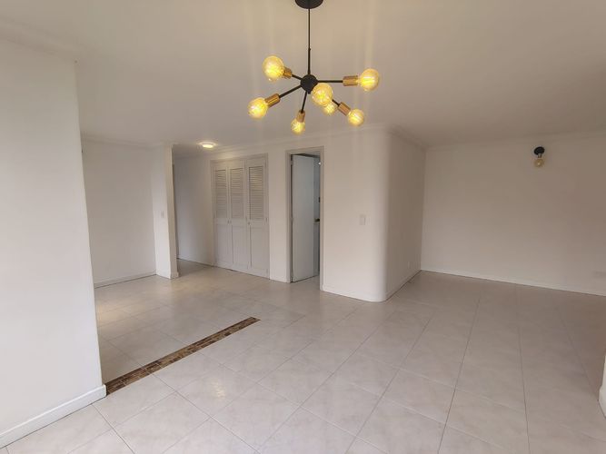Apartamento de 2 alcobas en arriendo en El Poblado, Medellín, 87 m² · foto 4 de 17