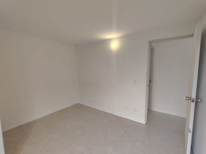Apartamento de 2 alcobas en arriendo en El Poblado, Medellín, 87 m² · foto 11 de 17