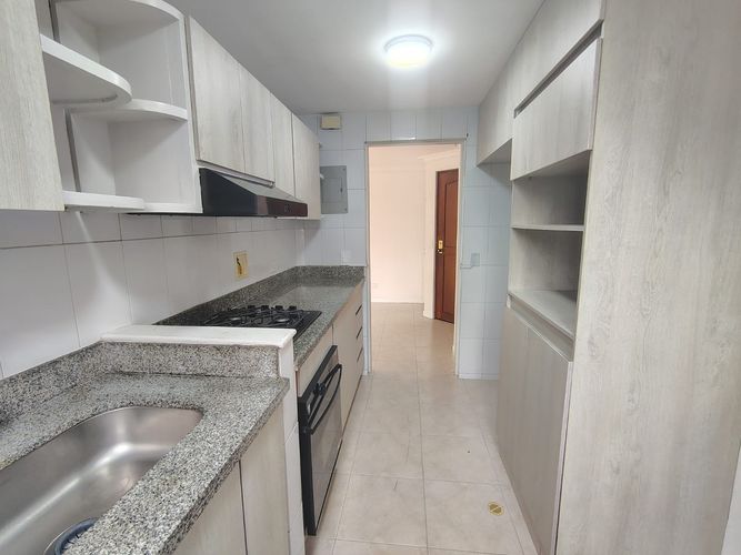 Apartamento de 2 alcobas en arriendo en El Poblado, Medellín, 87 m² · foto 6 de 17