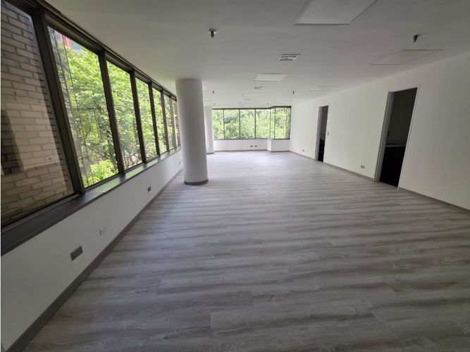 Oficina en arriendo en El Poblado, Medellín, 70 m² · foto 5 de 9