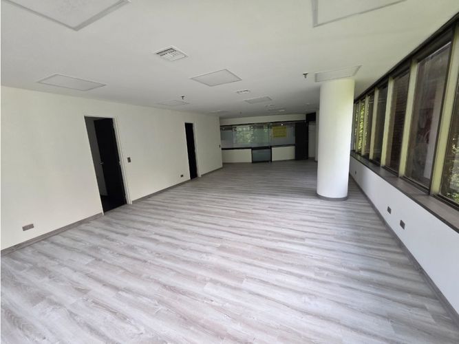 Oficina en arriendo en El Poblado, Medellín, 70 m² · foto 7 de 9