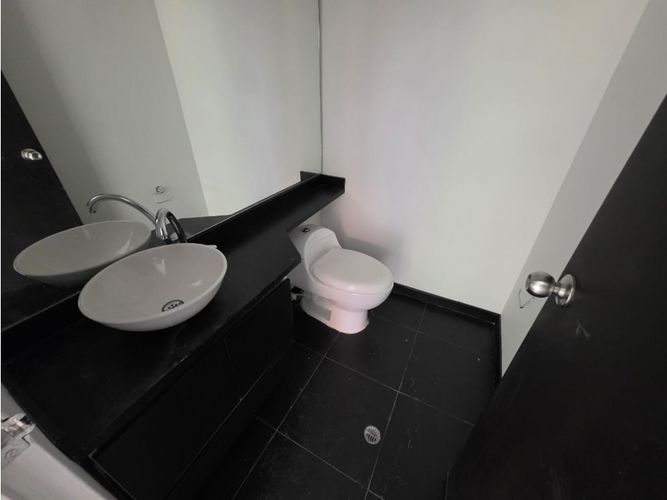 Oficina en arriendo en El Poblado, Medellín, 70 m² · foto 9 de 9