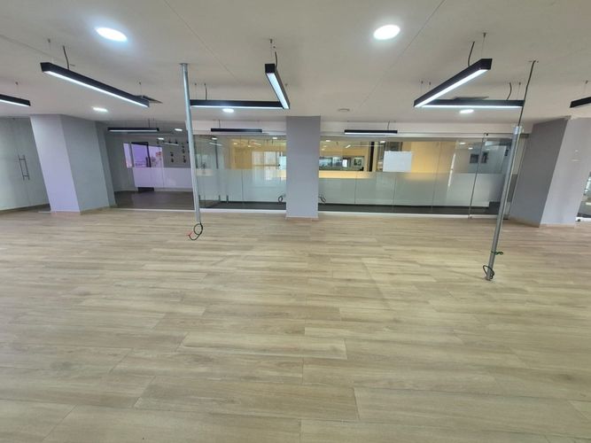 Oficina en arriendo en El Poblado, Medellín, 246 m² · foto 5 de 9