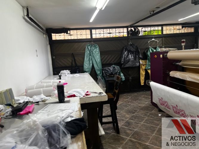 Casa de 5 alcobas en venta en Belén, Medellín, 750 m² · foto 3 de 18