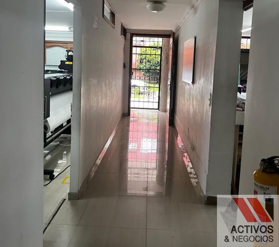 Casa de 5 alcobas en venta en Belén, Medellín, 750 m² · foto 5 de 18