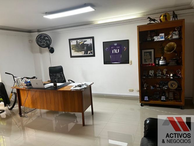Casa de 5 alcobas en venta en Belén, Medellín, 750 m² · foto 17 de 18