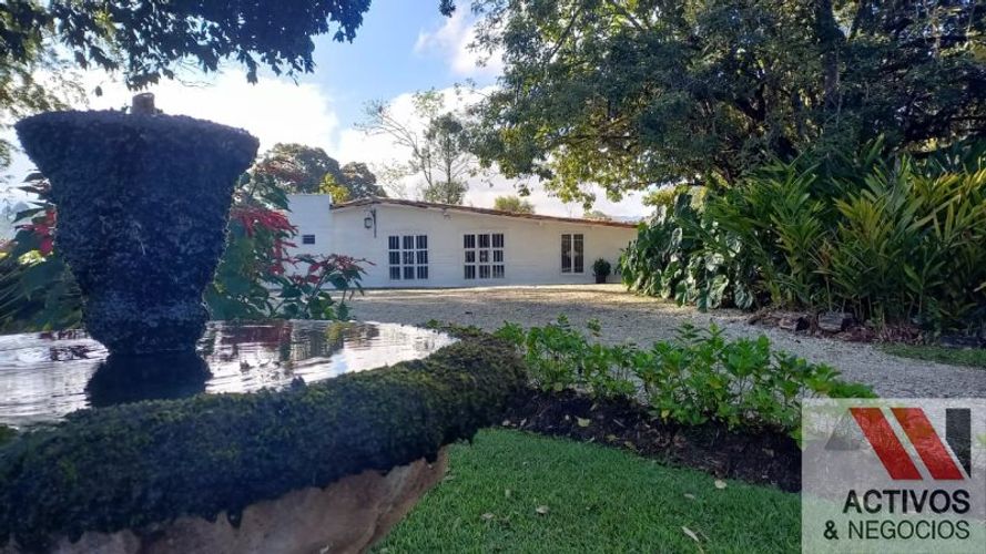 Casa de 5 alcobas en arriendo en El Capiro, Rionegro · foto 2 de 24