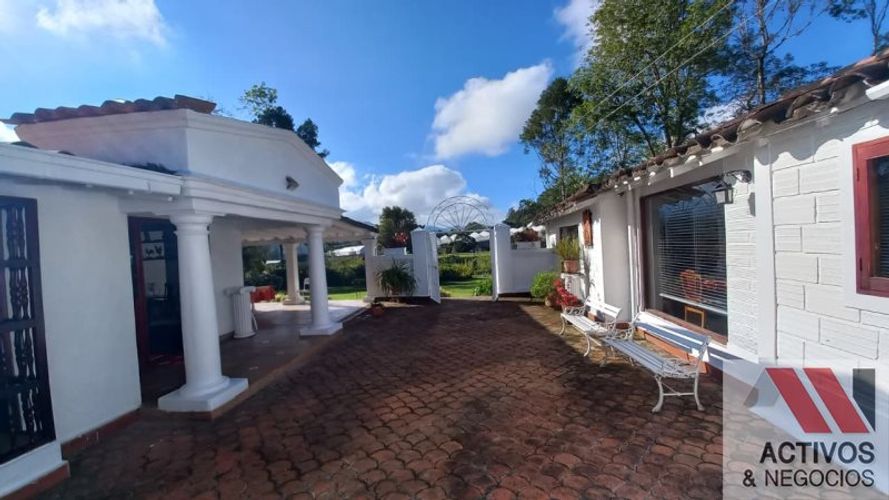Casa de 5 alcobas en arriendo en El Capiro, Rionegro · foto 8 de 24