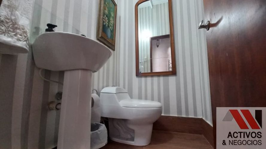 Casa de 5 alcobas en arriendo en El Capiro, Rionegro · foto 17 de 24