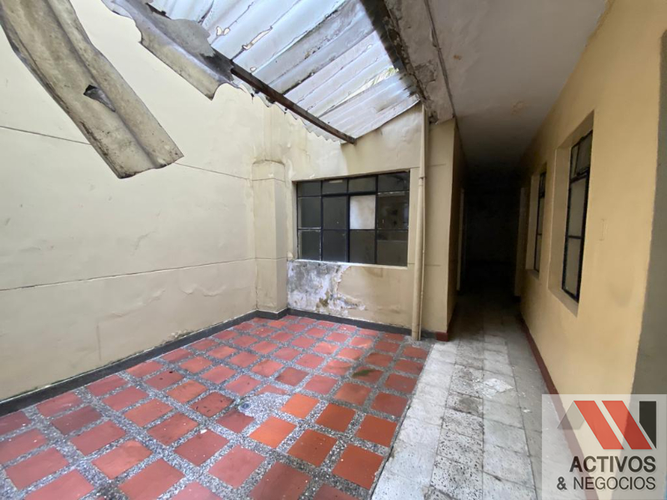 Edificio en venta en Los Angeles, Medellín, 524 m² · foto 2 de 22