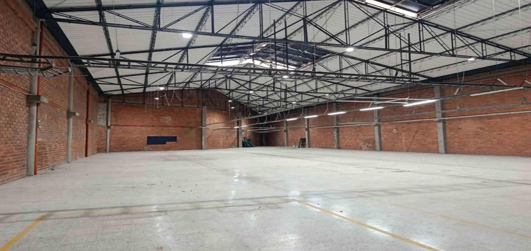 Bodega en arriendo en El Poblado, Medellín, 1300 m² · foto 3 de 17