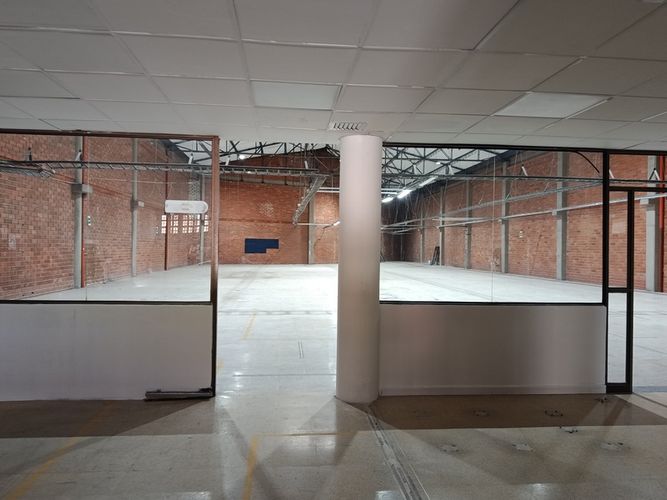 Bodega en arriendo en El Poblado, Medellín, 1300 m² · foto 7 de 17