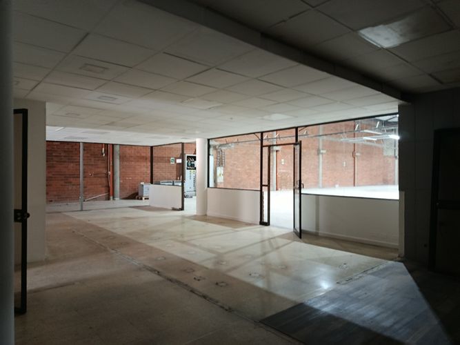 Bodega en arriendo en El Poblado, Medellín, 1300 m² · foto 8 de 17