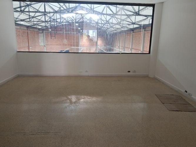 Bodega en arriendo en El Poblado, Medellín, 1300 m² · foto 9 de 17