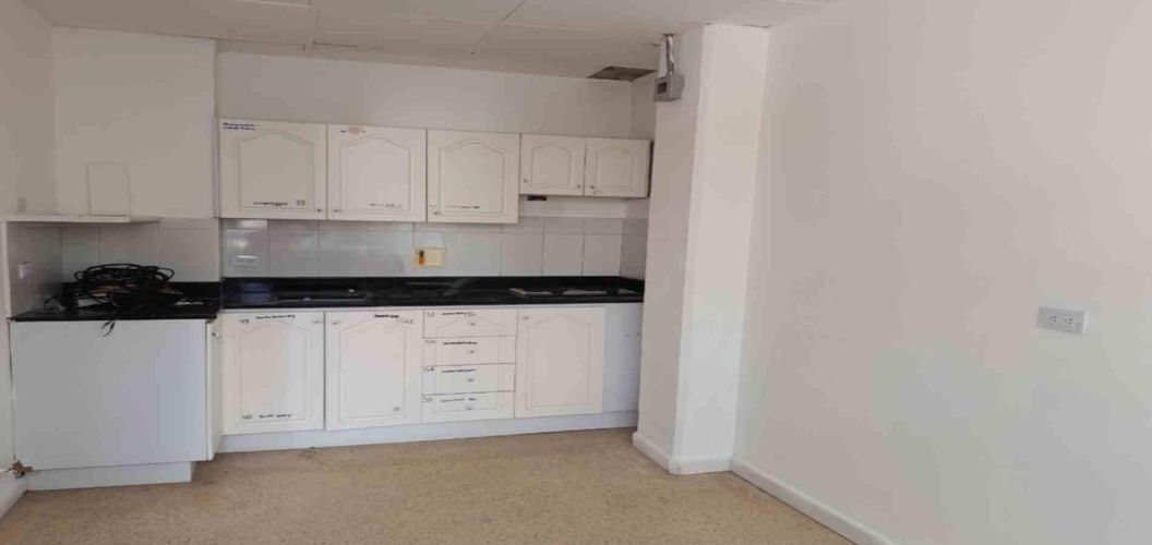 Bodega en arriendo en El Poblado, Medellín, 1300 m² · foto 13 de 17