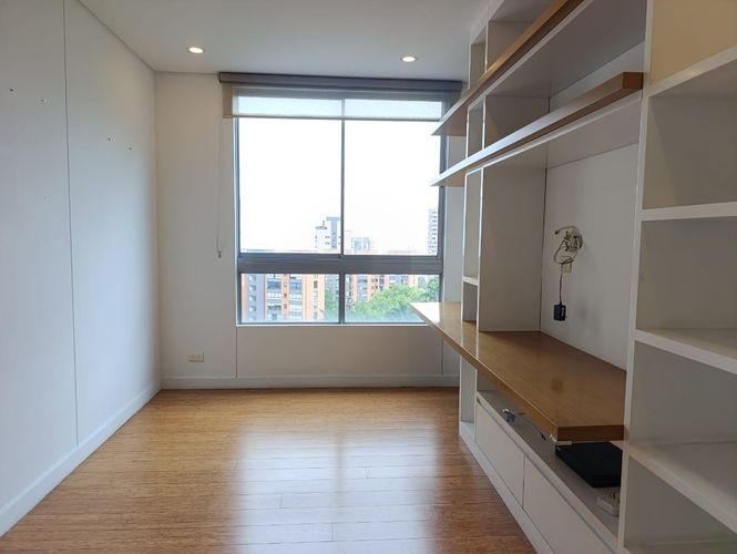 Apartamento de 3 alcobas en arriendo en El Poblado, Medellín, 179 m² · foto 11 de 18