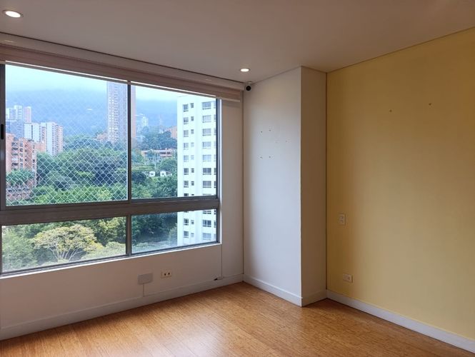 Apartamento de 3 alcobas en arriendo en El Poblado, Medellín, 179 m² · foto 13 de 18