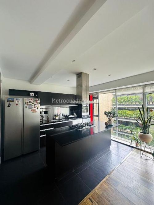 Apartamento de 2 alcobas en venta en Los Rosales, Bogotá, 123 m² · foto 6 de 13