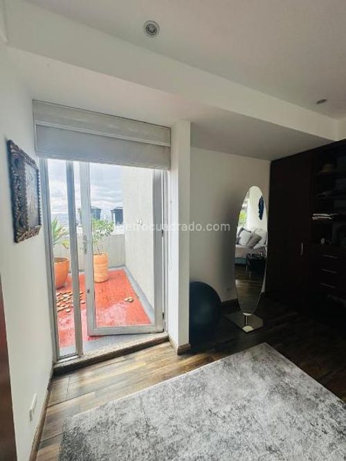 Apartamento de 2 alcobas en venta en Los Rosales, Bogotá, 123 m² · foto 9 de 13