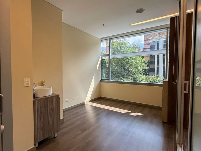 Oficina en arriendo en Milla De Oro, Medellín, 50 m² · foto 4 de 6