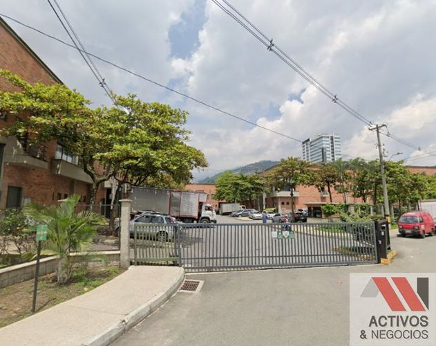 Bodega en arriendo en Las Vegas, Envigado, 640 m² · foto 2 de 4
